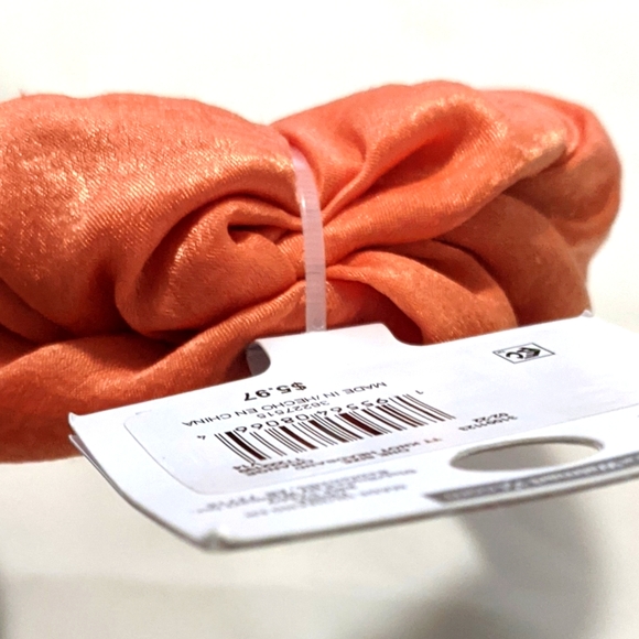 Scunci by Ali Manno & Time and Tru Floral Headband - Picture 5 of 8